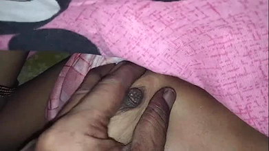 Wifes juicy pussy fucking video started sucking